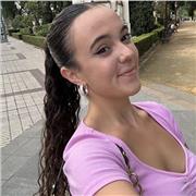 Profesora de inglés en Sevilla con nivel B2 certificado. Llevo desde los 8 años aprendiendo inglés en una academia privada y eso me permite tener un nivel intermedio-alto en este idioma. Estoy capacitada para dar clases de inglés a estudiantes de educació